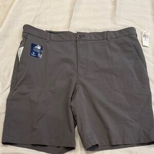 Izod Men's Smoked Pearl Flat Front Shorts